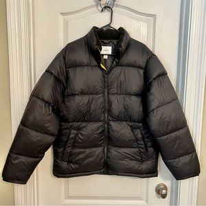 Men’s Black Puffer Jacket! Never worn!🙄 Size Large!